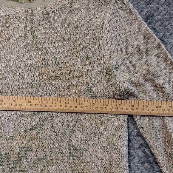 Sioni Flower Lightweight Layered Sweater size medium - Picture 13 of 13